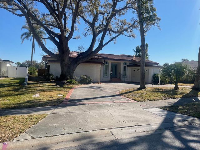 6823 GREENBRIER DRIVE, Seminole, FL 33777