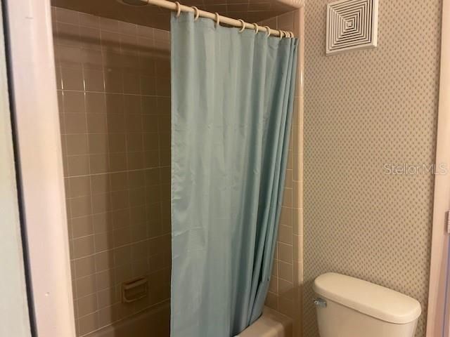 6823 GREENBRIER DRIVE, Seminole, FL 33777