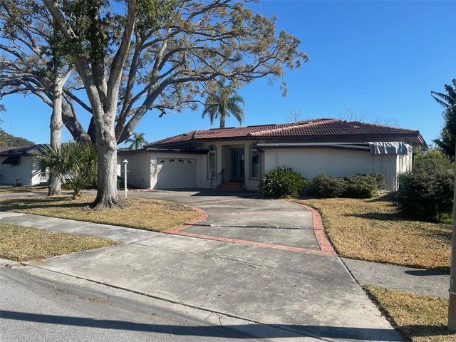 6823 GREENBRIER DRIVE, Seminole, FL 33777