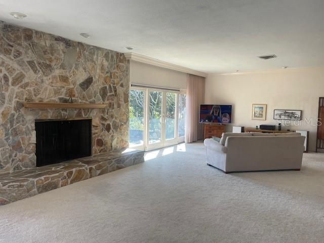 6823 GREENBRIER DRIVE, Seminole, FL 33777