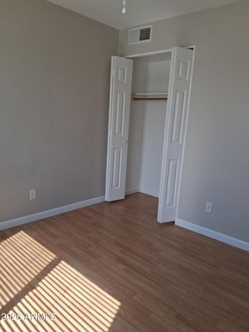 5432 W SHEENA Drive, Glendale, AZ 85306