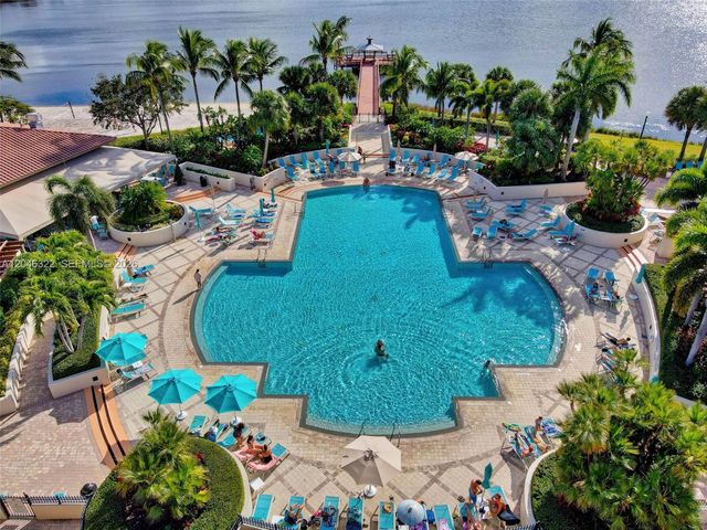 203 Evergrene Pkwy, Palm Beach Gardens, FL 33410