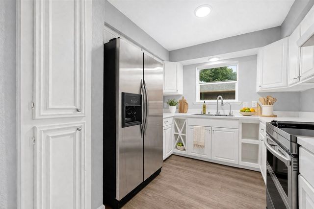 5411 Castlecreek Lane, Houston, TX 77053