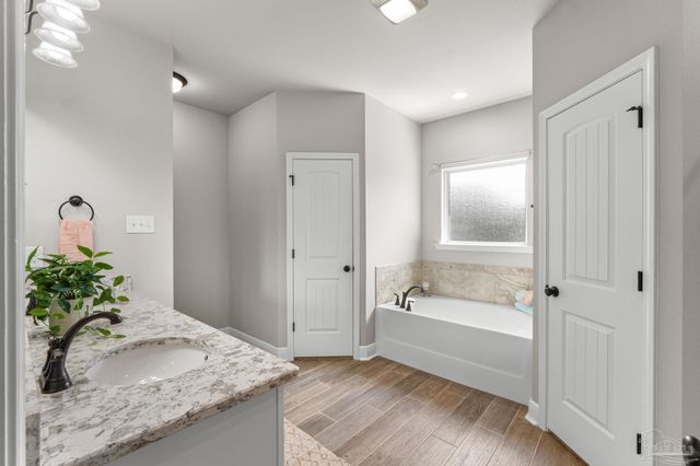 12482 Ryland Dr, Pensacola, FL 32506