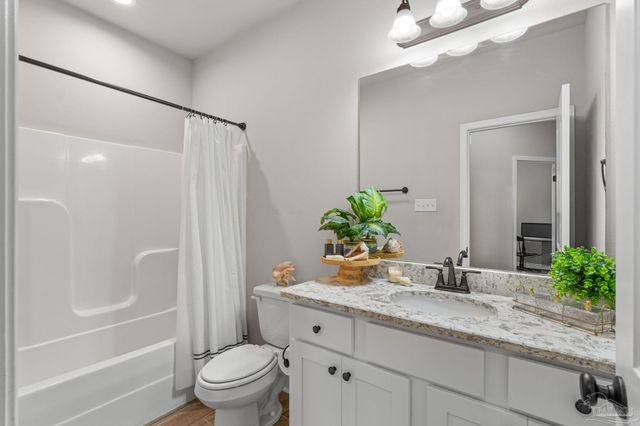 12482 Ryland Dr, Pensacola, FL 32506