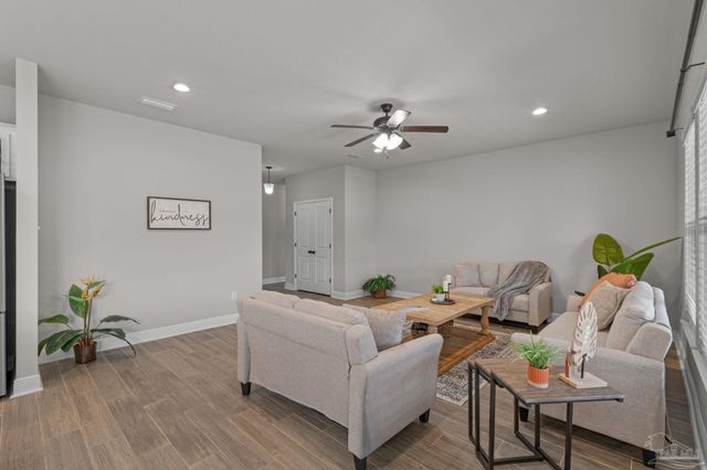 12482 Ryland Dr, Pensacola, FL 32506