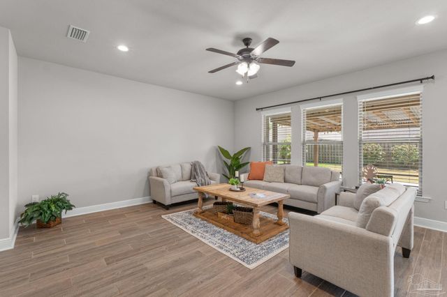 12482 Ryland Dr, Pensacola, FL 32506