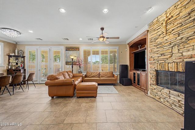 295 W LANTANA Place, Chandler, AZ 85248