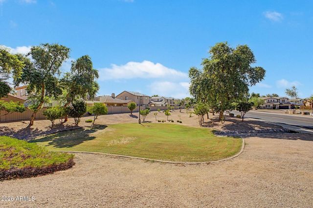 295 W LANTANA Place, Chandler, AZ 85248
