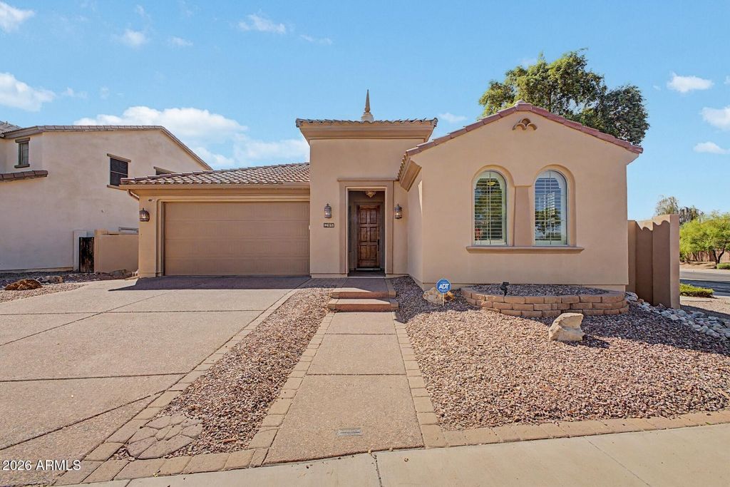 295 W LANTANA Place, Chandler, AZ 85248