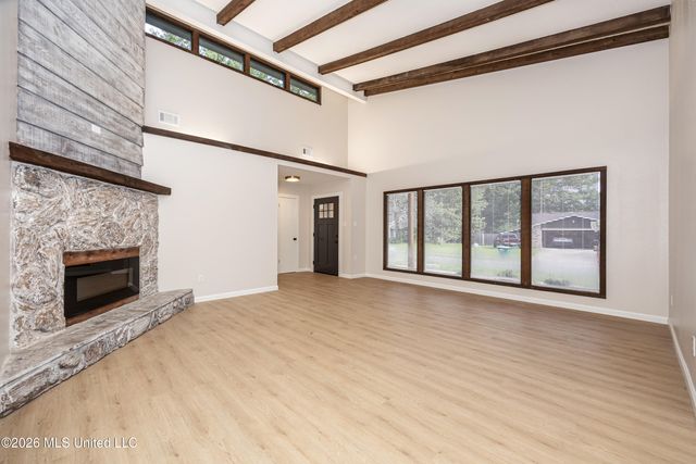 106 Booth Circle, Ocean Springs, MS 39564