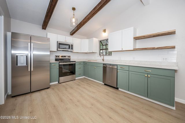 106 Booth Circle, Ocean Springs, MS 39564