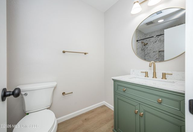 106 Booth Circle, Ocean Springs, MS 39564