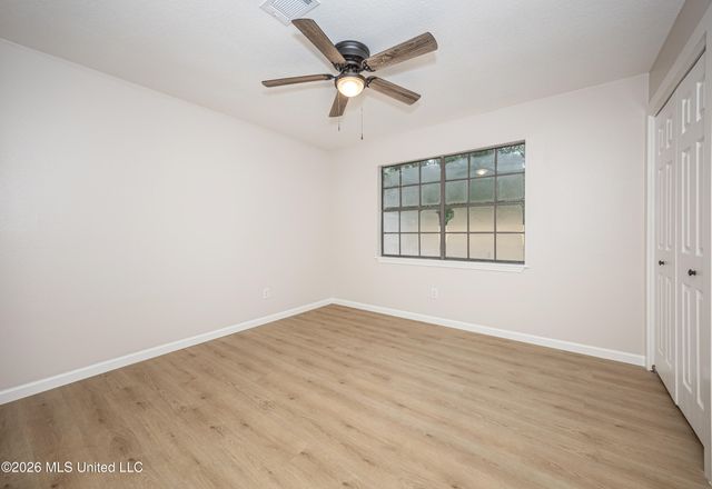 106 Booth Circle, Ocean Springs, MS 39564