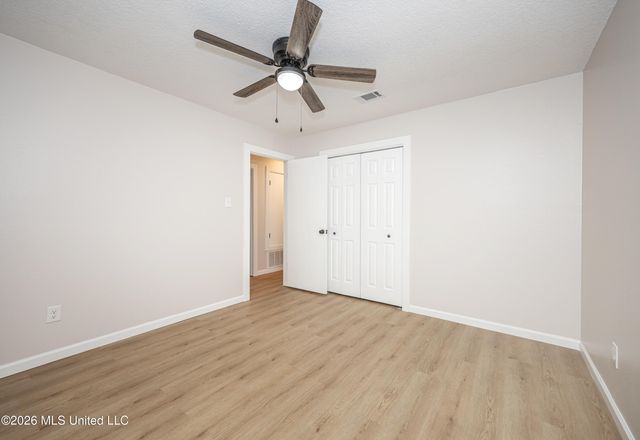 106 Booth Circle, Ocean Springs, MS 39564