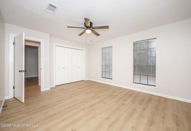 106 Booth Circle, Ocean Springs, MS 39564