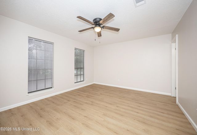 106 Booth Circle, Ocean Springs, MS 39564