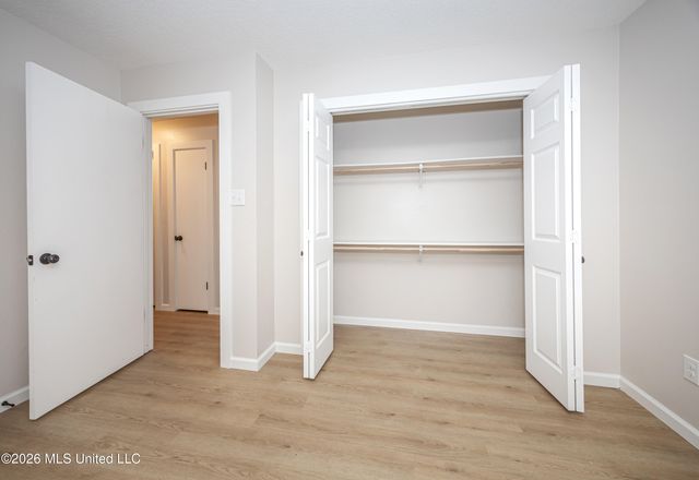 106 Booth Circle, Ocean Springs, MS 39564