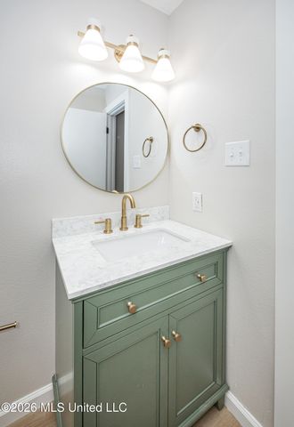 106 Booth Circle, Ocean Springs, MS 39564