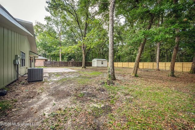 106 Booth Circle, Ocean Springs, MS 39564