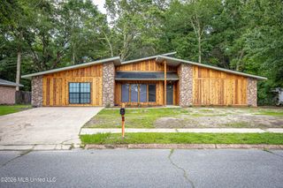 106 Booth Circle, Ocean Springs, MS 39564