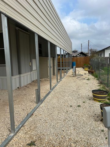 275 Siesta, Bandera, TX 78003