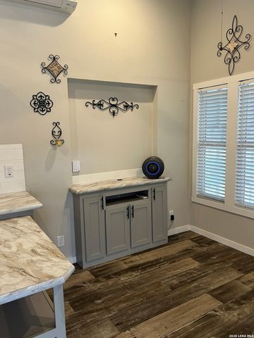 275 Siesta, Bandera, TX 78003