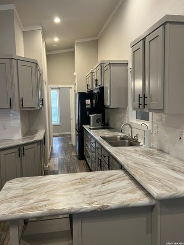 275 Siesta, Bandera, TX 78003