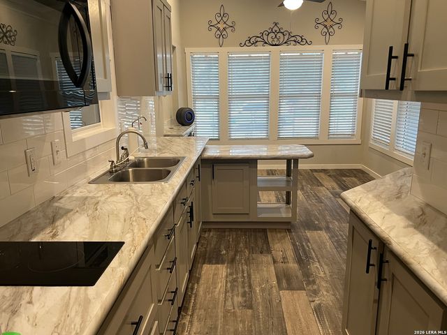 275 Siesta, Bandera, TX 78003