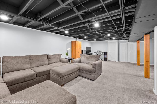 3903 Mark Orr Road, Royal Oak, MI 48073