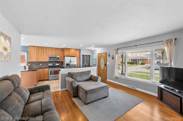 3903 Mark Orr Road, Royal Oak, MI 48073