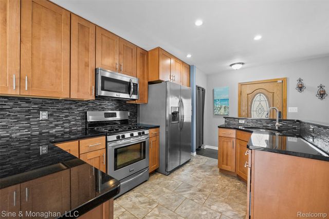 3903 Mark Orr Road, Royal Oak, MI 48073