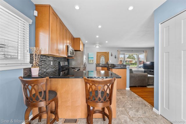 3903 Mark Orr Road, Royal Oak, MI 48073