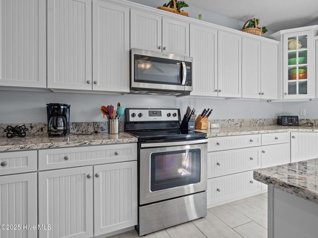 9902 Colonel Hanson Court, Emerald Isle, NC 28594