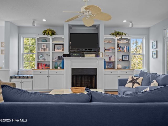 9902 Colonel Hanson Court, Emerald Isle, NC 28594