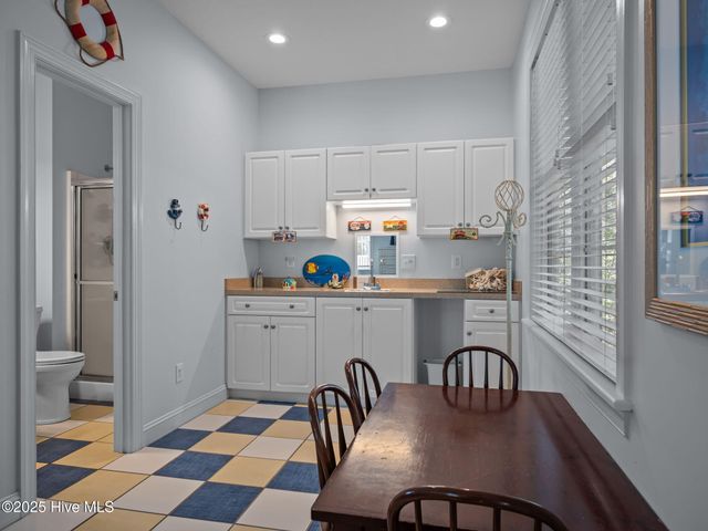 9902 Colonel Hanson Court, Emerald Isle, NC 28594