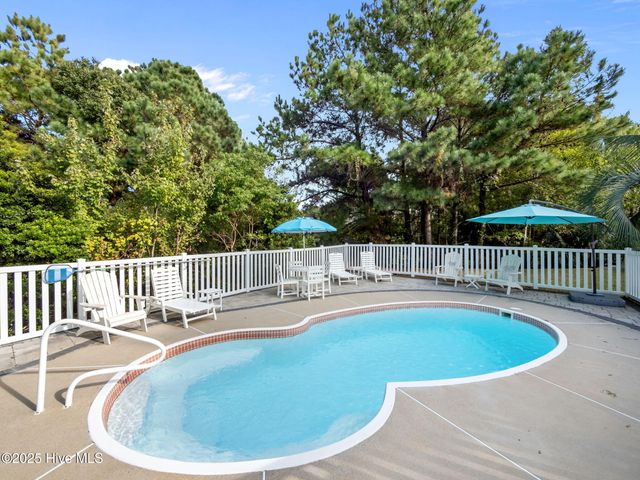 9902 Colonel Hanson Court, Emerald Isle, NC 28594