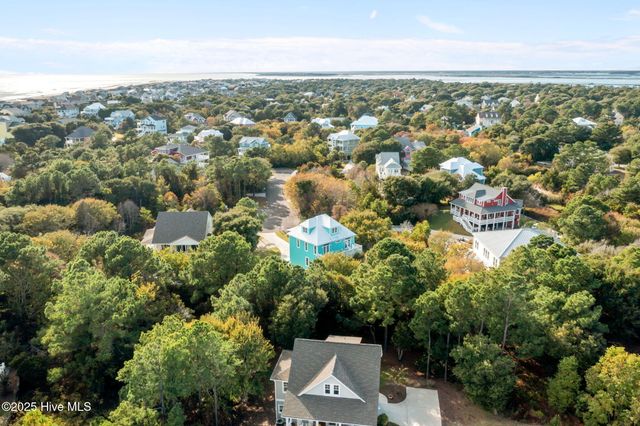 9902 Colonel Hanson Court, Emerald Isle, NC 28594