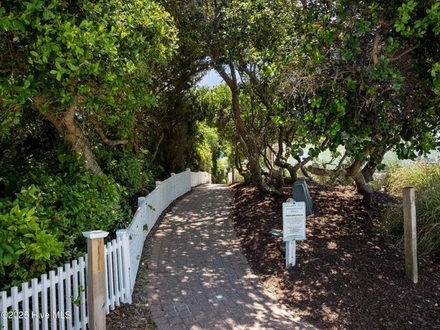 9902 Colonel Hanson Court, Emerald Isle, NC 28594