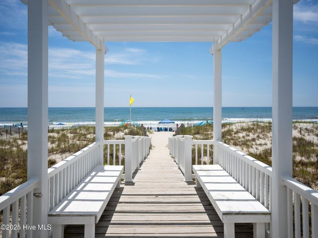 9902 Colonel Hanson Court, Emerald Isle, NC 28594