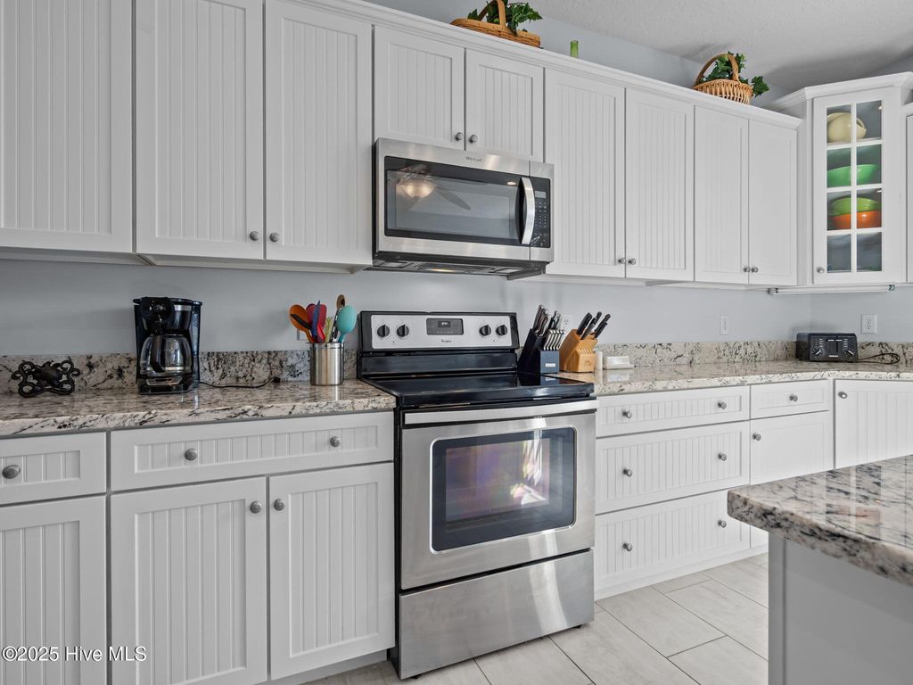 Image 10 of property listing at 9902 Colonel Hanson Court, Emerald Isle, NC 28594