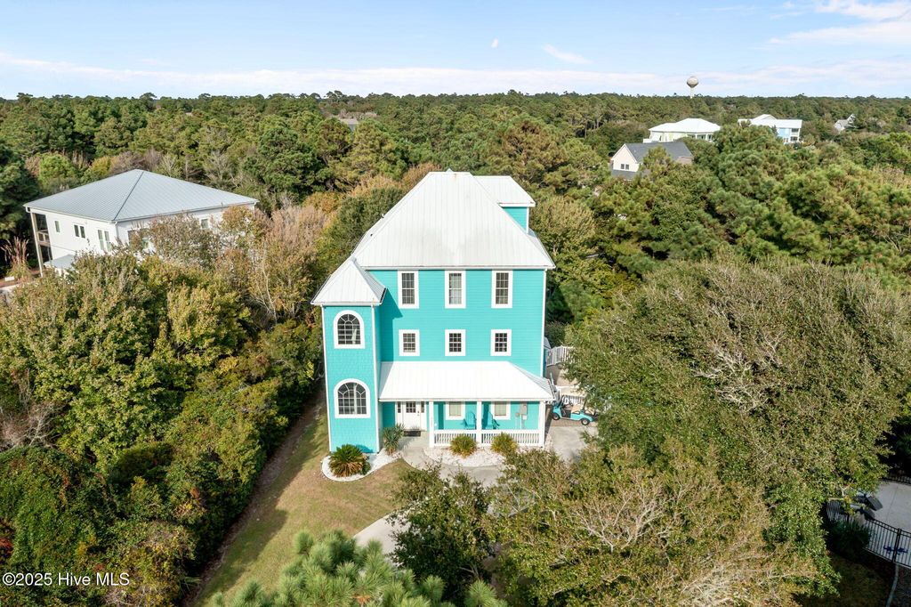 Image 2 of property listing at 9902 Colonel Hanson Court, Emerald Isle, NC 28594