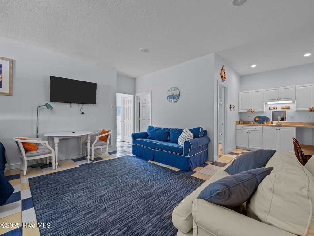 Image 33 of property listing at 9902 Colonel Hanson Court, Emerald Isle, NC 28594