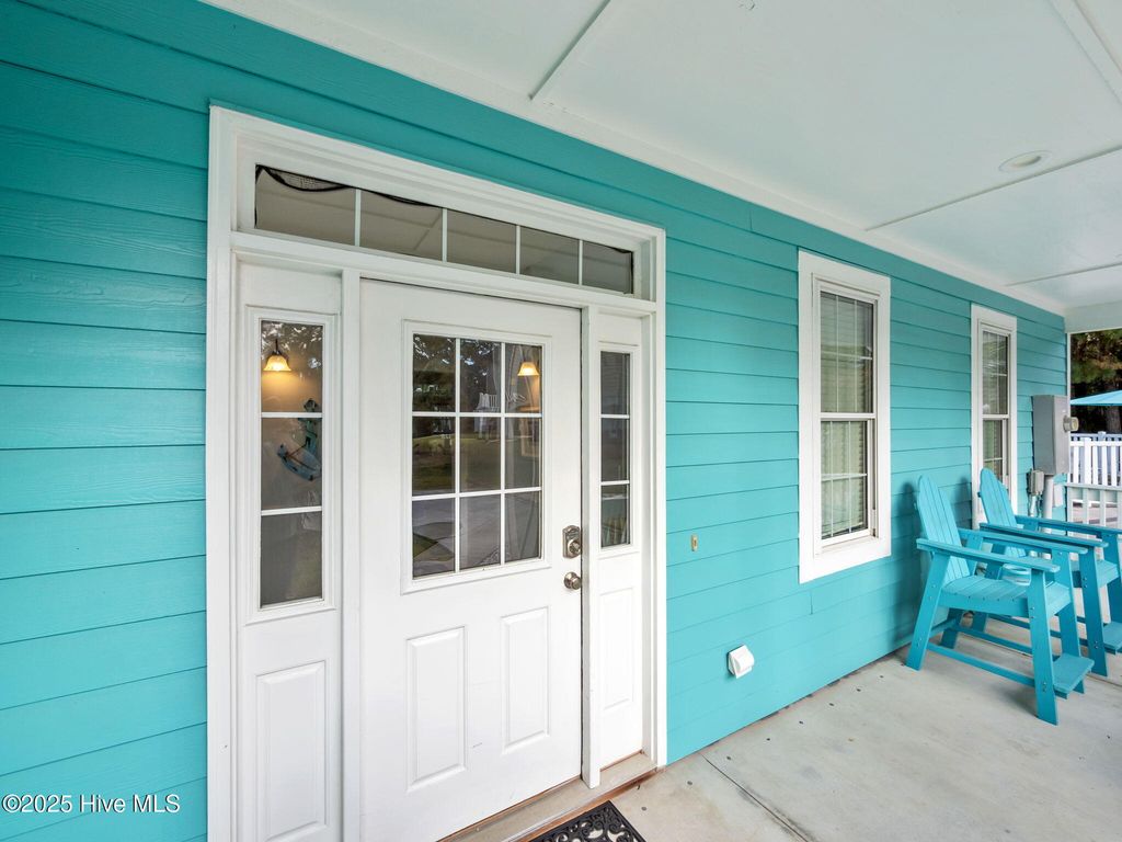 Image 38 of property listing at 9902 Colonel Hanson Court, Emerald Isle, NC 28594