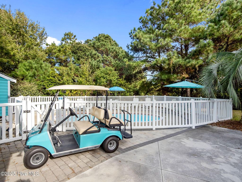 Image 39 of property listing at 9902 Colonel Hanson Court, Emerald Isle, NC 28594