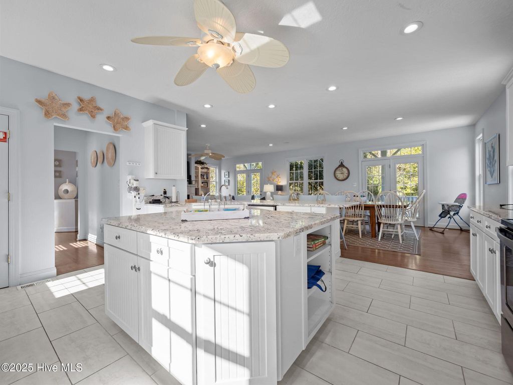 Image 7 of property listing at 9902 Colonel Hanson Court, Emerald Isle, NC 28594