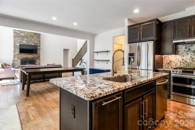 68 Sedgewood Court, Fairview, NC 28730