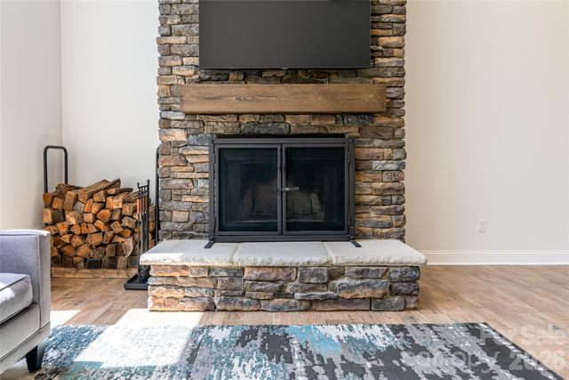 68 Sedgewood Court, Fairview, NC 28730