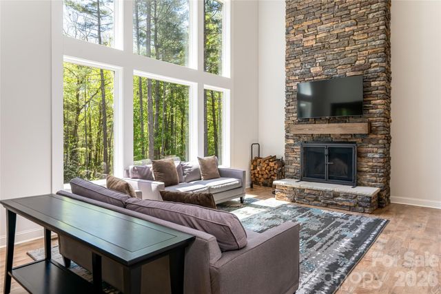 68 Sedgewood Court, Fairview, NC 28730