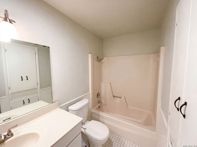 1154 S ELLISON DR, San Antonio, TX 78245
